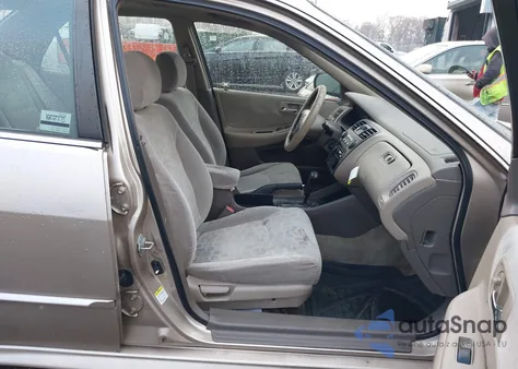 2001 Honda Accord 2.3 Ex from USA, damaged, VIN 1HGCG66871A034698